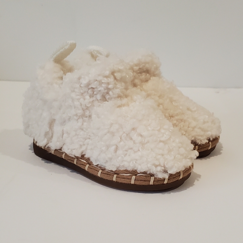 New Copper Key Toddler Girls Bootie Sherpa Chelsea boot Sz 4 Winter